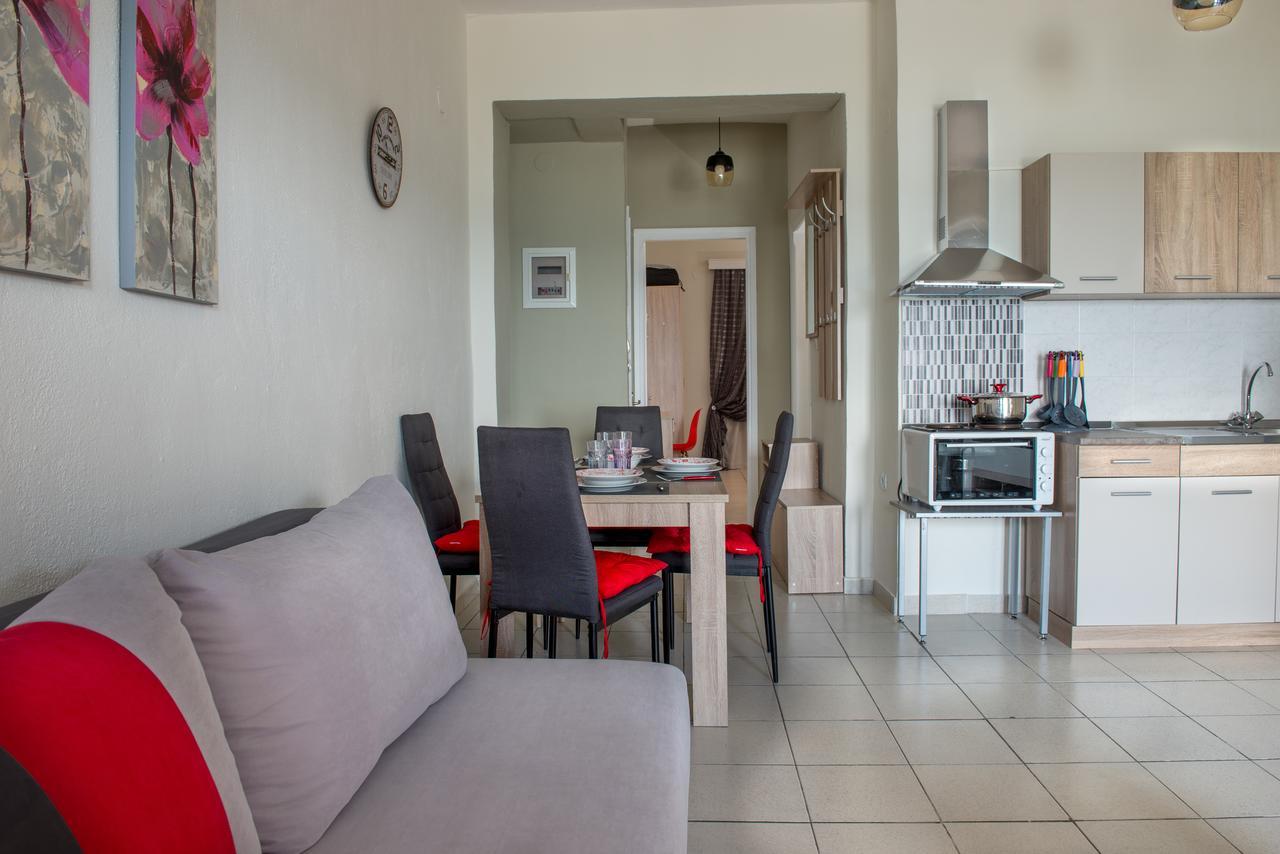 Varka Apartment Makrygialos Buitenkant foto